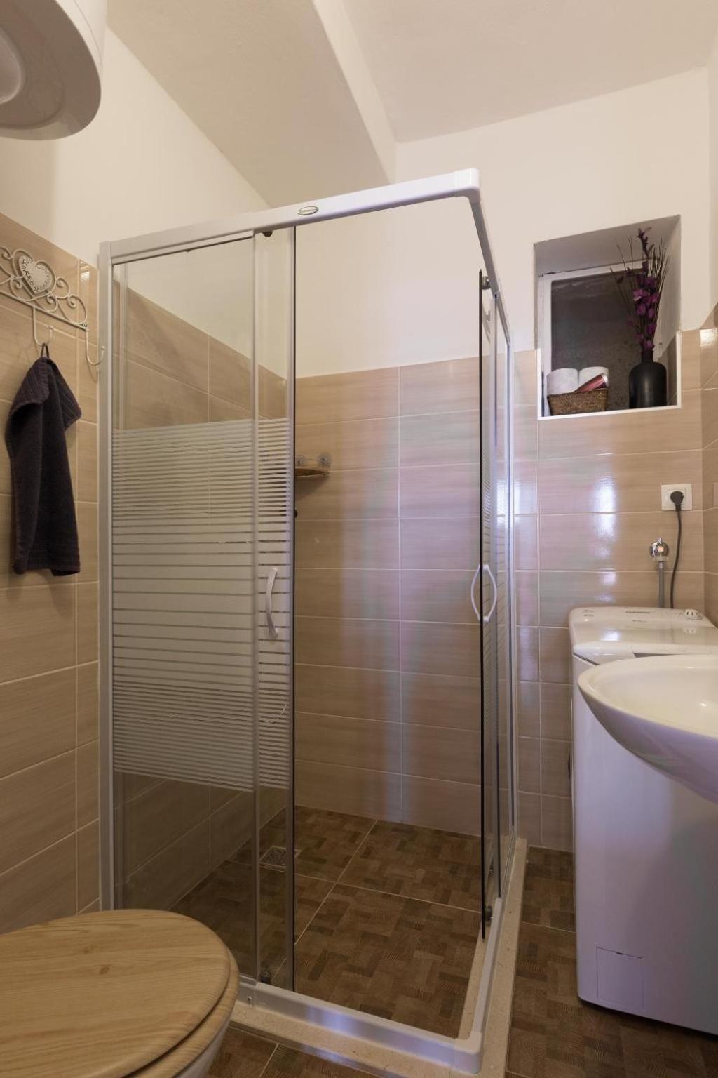 Purple Rain Apartman